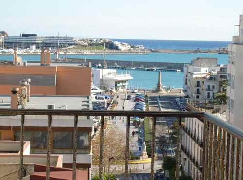 Se vende apartamento de 2 dormitorios en la ciudad de Ibiza