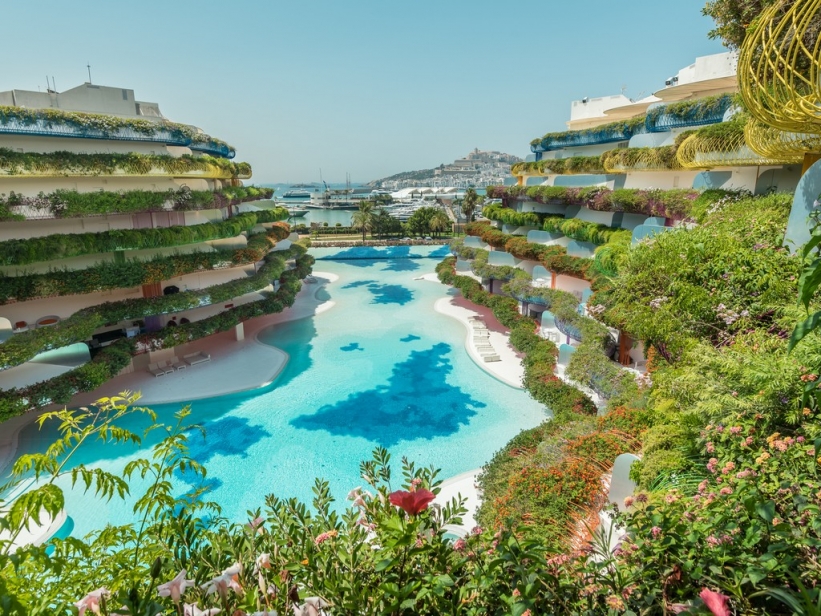 Moderno apartamento para la venta en los puertos deportivos de Ibiza con el super vista del mar