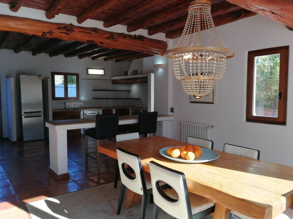 Espectacular casa en estilo ibicenco completamente renovada cerca de Ibiza