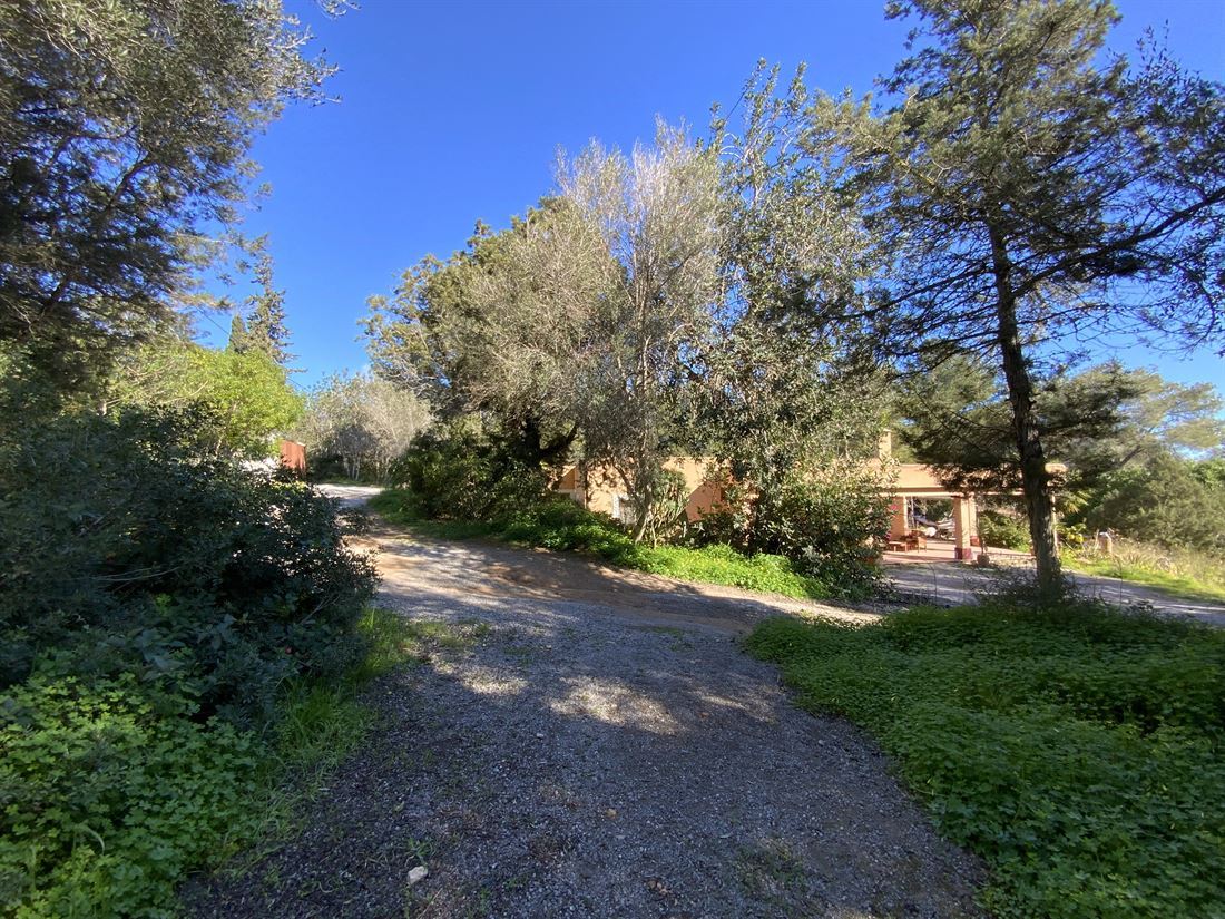 Preciosa propiedad de bungalows cerca de ibiza con vistas a Dalt Villa