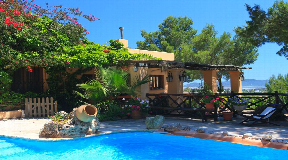 Villa con licencia turística y vistas panorámicas hasta las Salinas y Formentera
