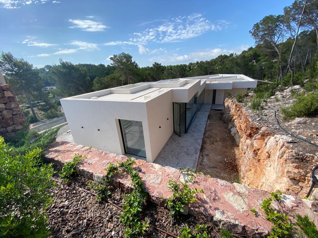 Villa de nueva construcción con bonitas vistas en zona rural cerca de Santa Eulalia