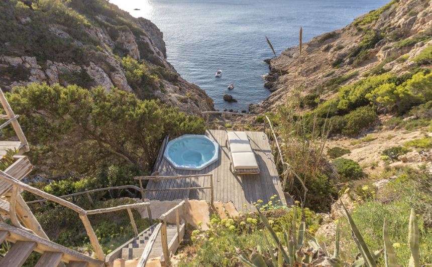 Magnífica casa en primera línea con acceso al mar en San José