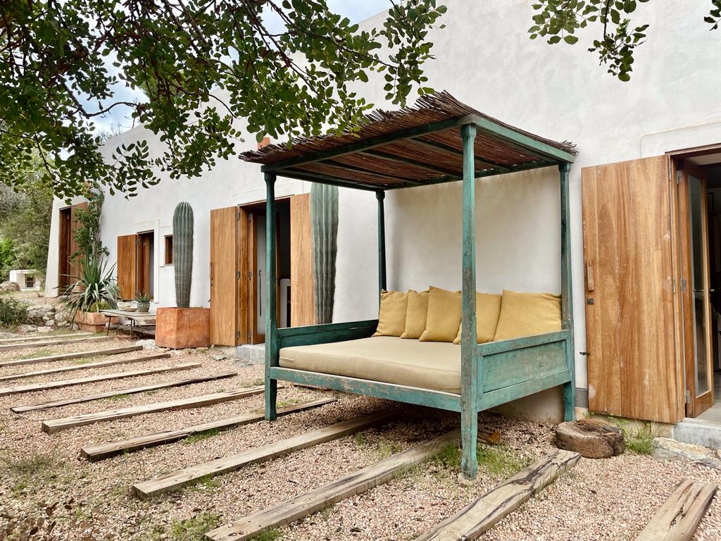 Hermosa casa de campo restaurada en venta en un entorno tranquilo cerca de San Rafael