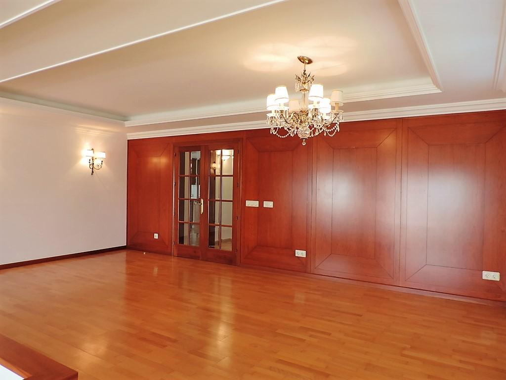 Bonita villa con licencia para una villa moderna en Can Rimbau en venta