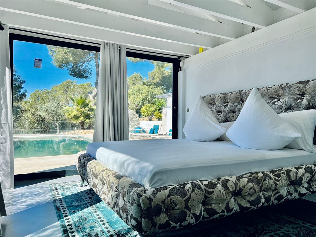 Imponente villa moderna de 5 dormitorios con fantásticas vistas al mar y Dalt Vila