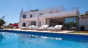 Villa moderna en venta en Roca Llisa Ibiza con licencia de alquiler en venta