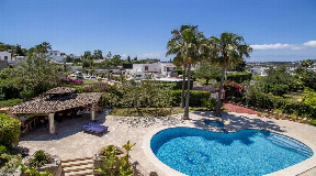 Exquisita finca auténtica con piscina privada y bonitas vistas al mar en Dalt Vila
