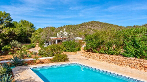 Exquisita finca con apartamento de invitados, piscina e instalaciones ecuestres en Ibiza