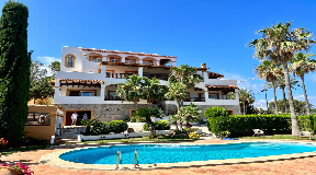 Increíble villa con vistas al mar en Portinatx en venta